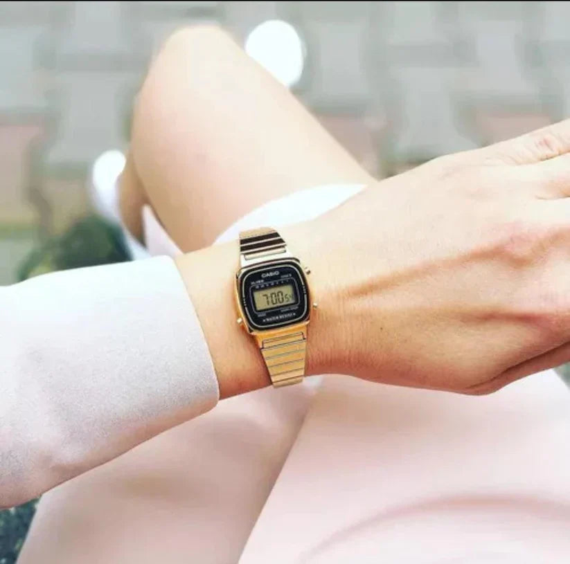 Reloj Casio Vintage LA-670WGA-1 Mujer - Digital